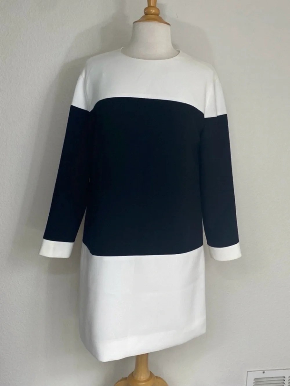 Kate Spade Women's Black Off White Colorblock Classic Shift Dress Size 6 Preppy
